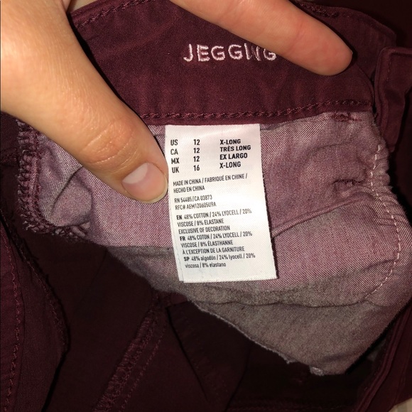 AMERICAN EAGLE MAROON CORDUROY SKINNY JEANS - Picture 3 of 3